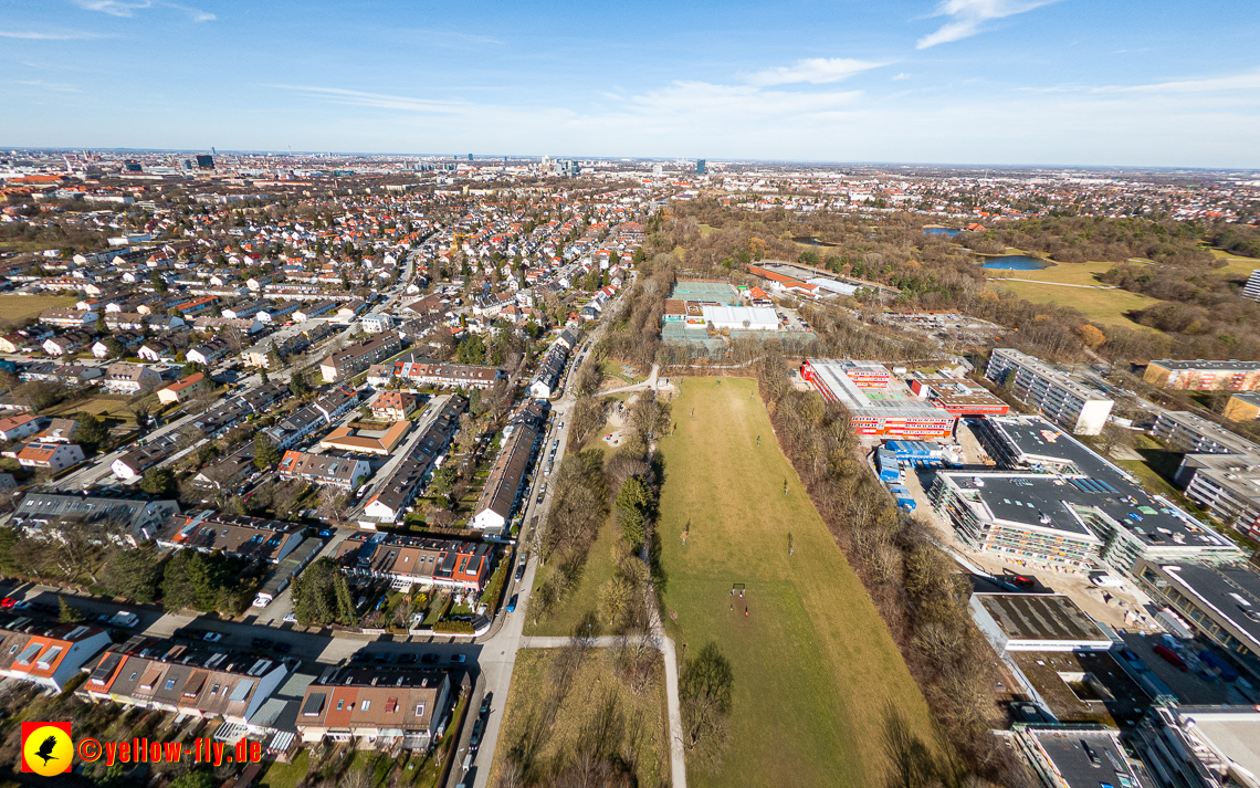 20.02.2023 -  Ostparksee und Schule am Strehleranger mit Umgebung in Neuperlach